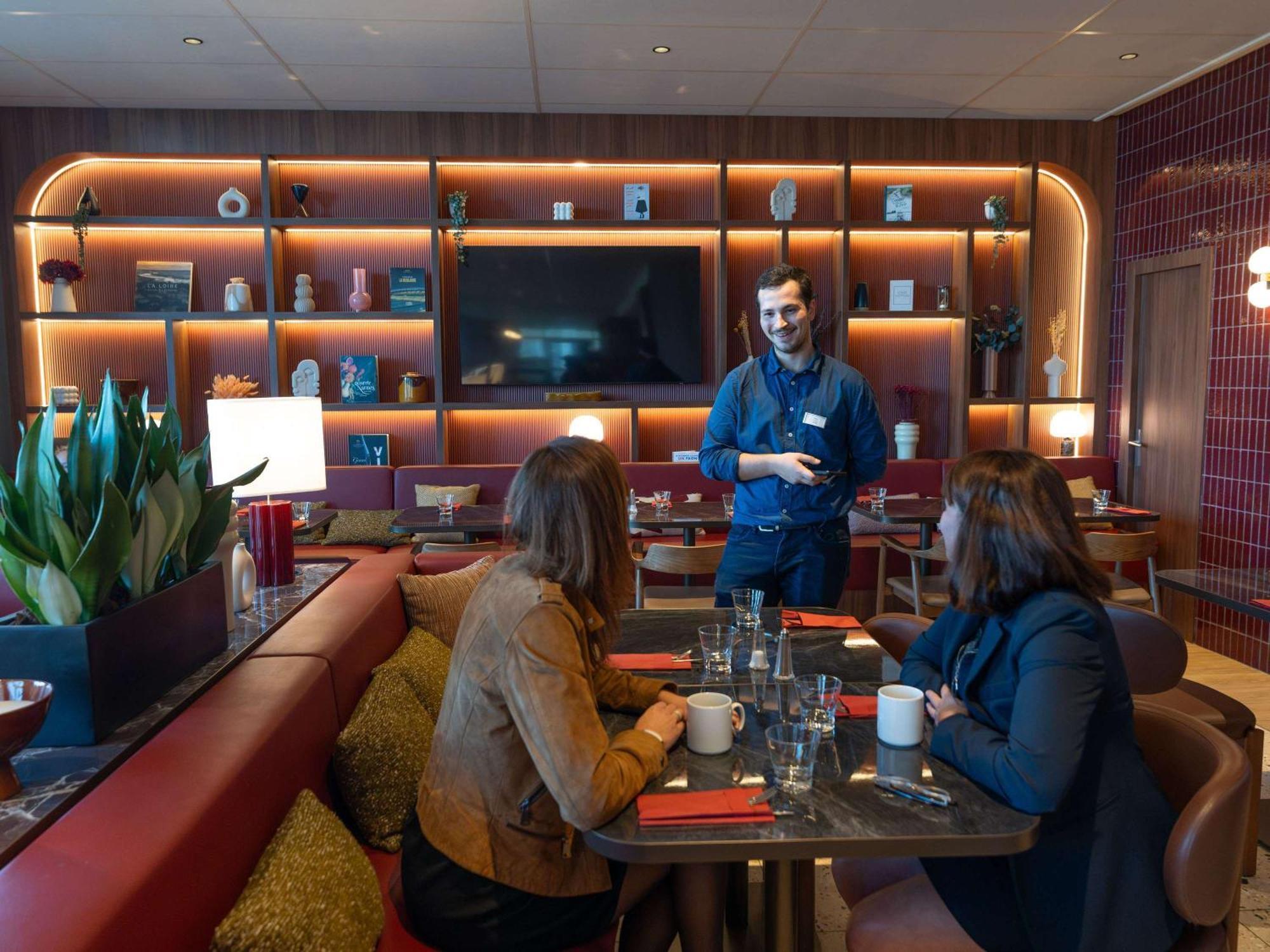 Novotel Nantes Centre Bord De Loire Kültér fotó