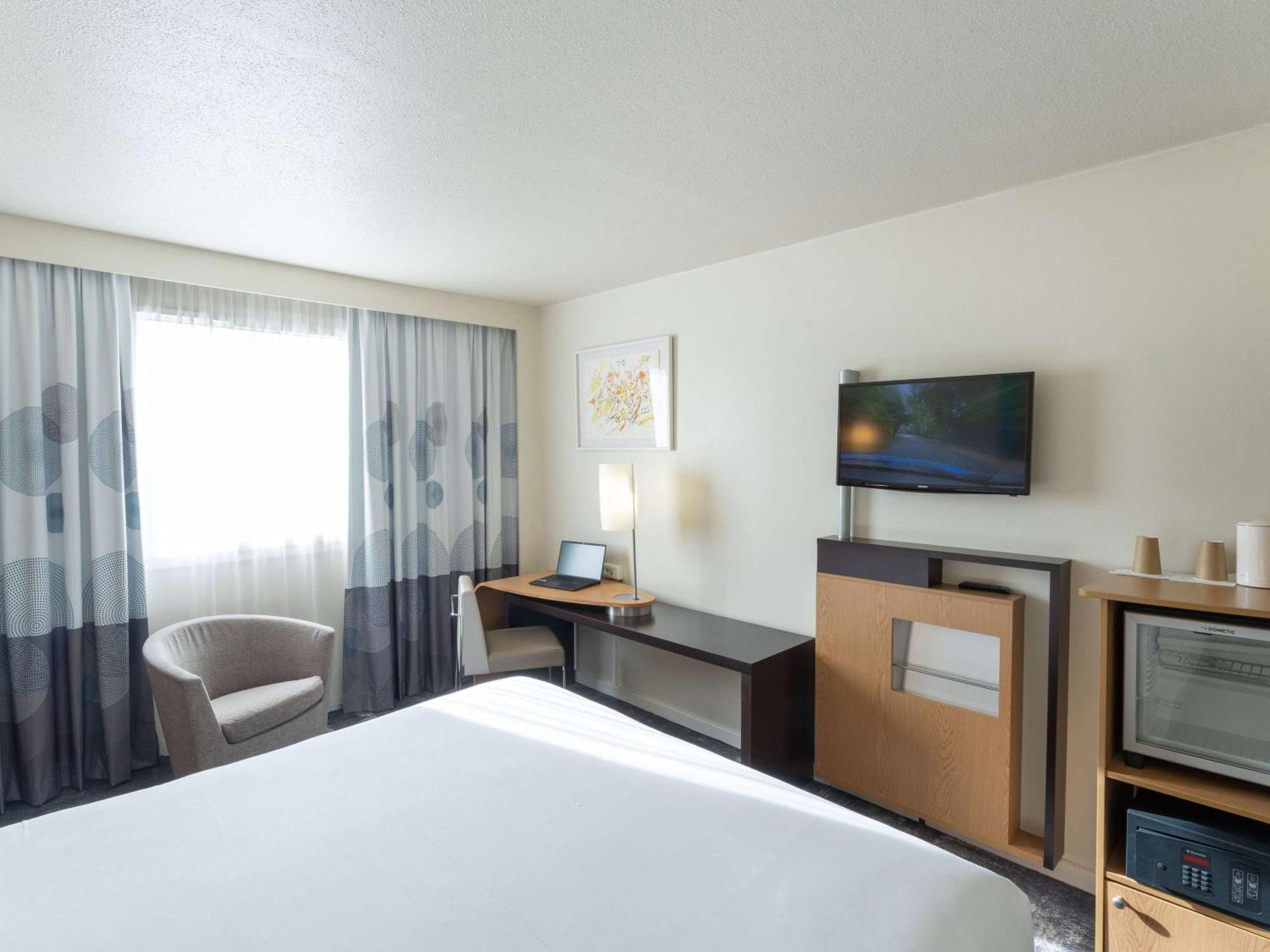 Novotel Nantes Centre Bord De Loire Kültér fotó