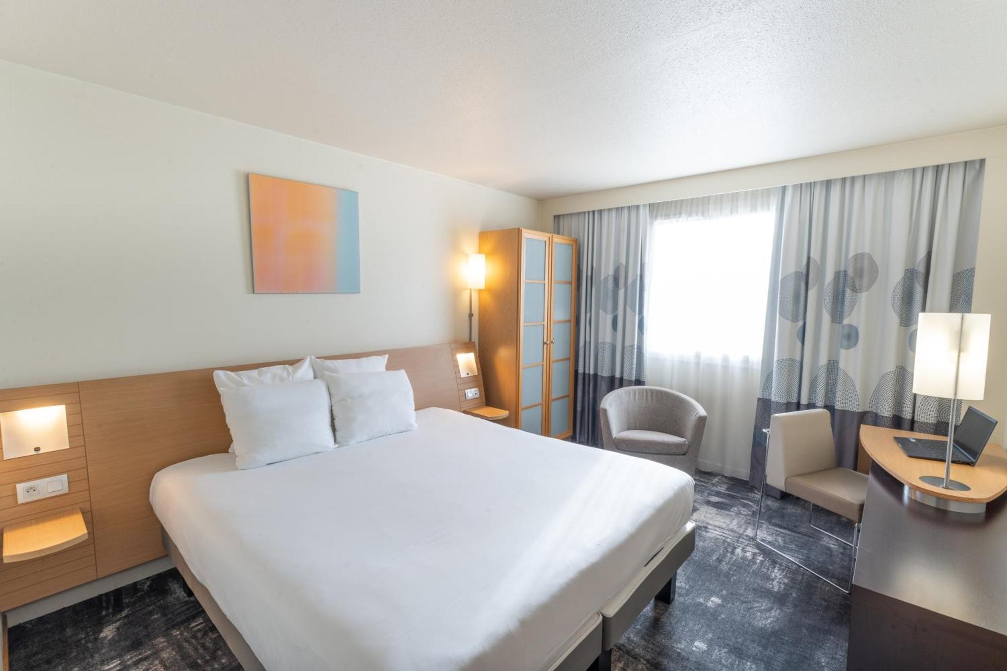 Novotel Nantes Centre Bord De Loire Kültér fotó