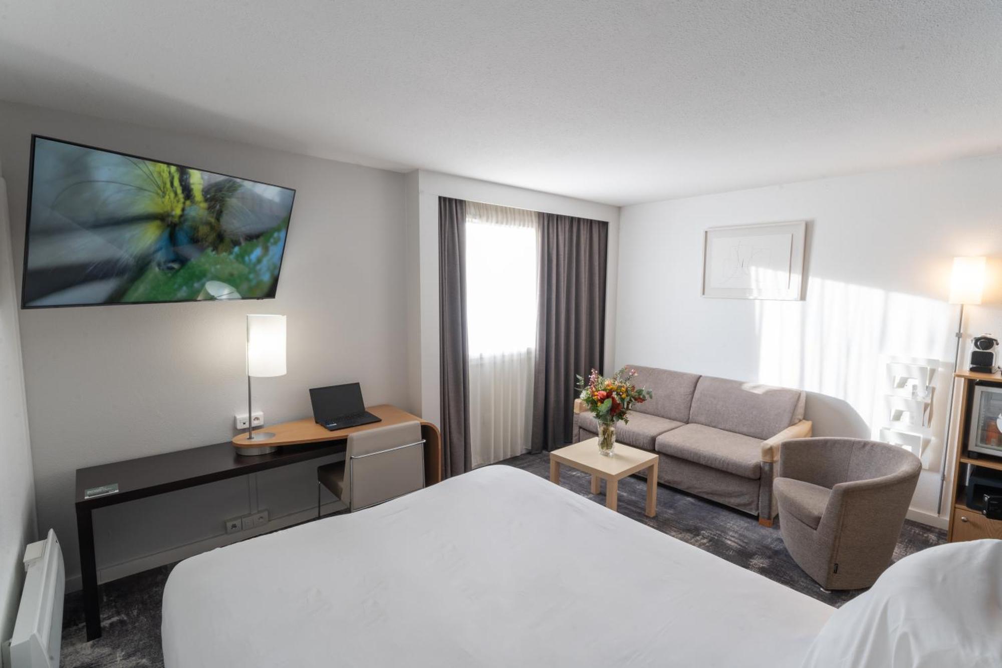 Novotel Nantes Centre Bord De Loire Kültér fotó