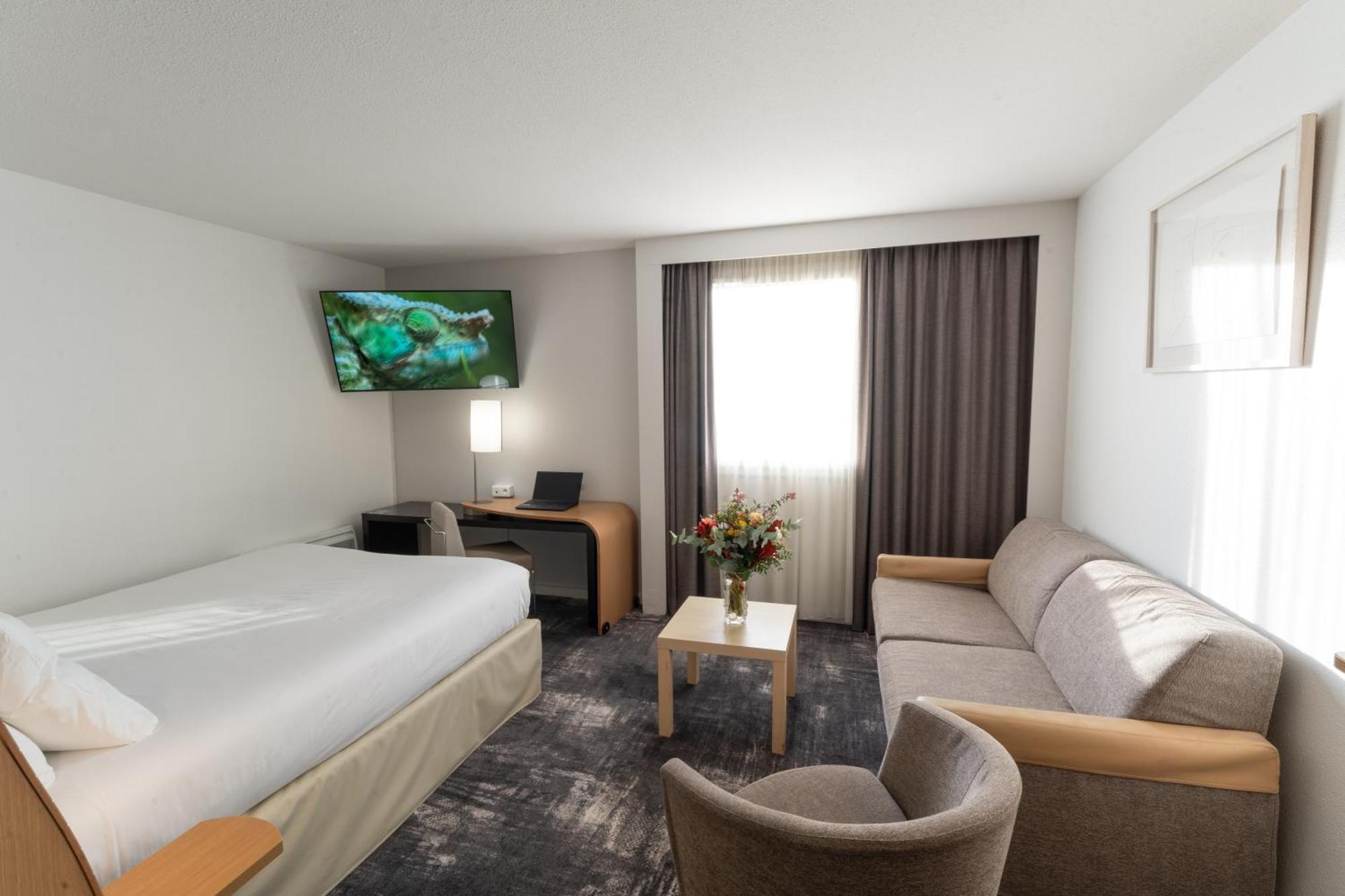 Novotel Nantes Centre Bord De Loire Kültér fotó