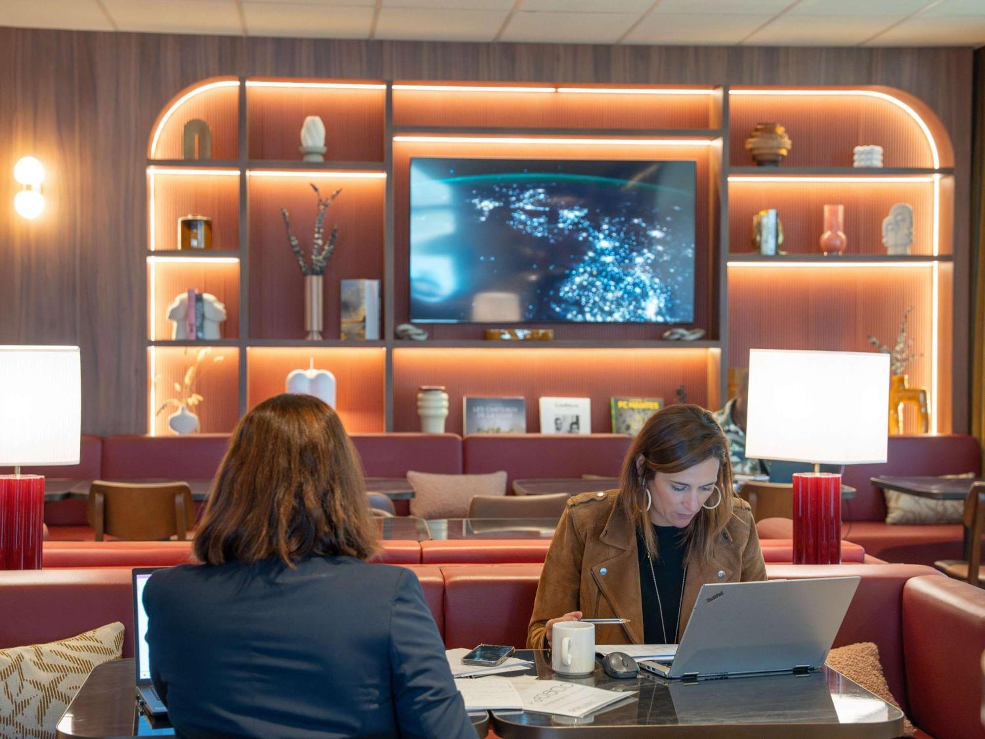 Novotel Nantes Centre Bord De Loire Kültér fotó