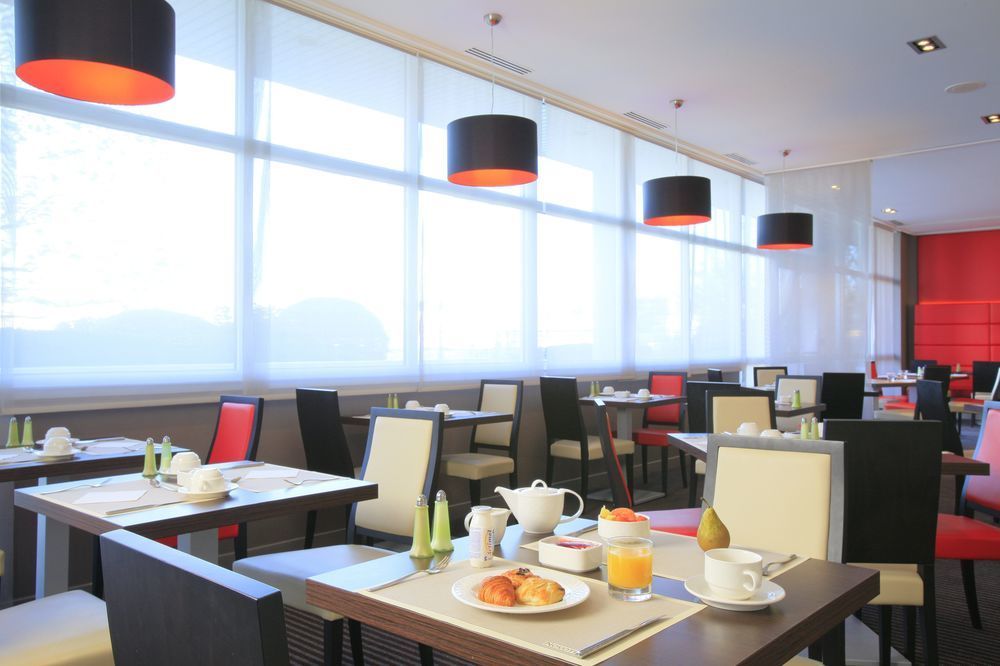 Novotel Nantes Centre Bord De Loire Kültér fotó